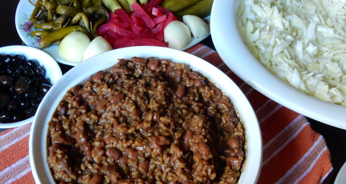 One-Pot Mjadrat Loubieh Recipe: Dried Beans & Rice Stew